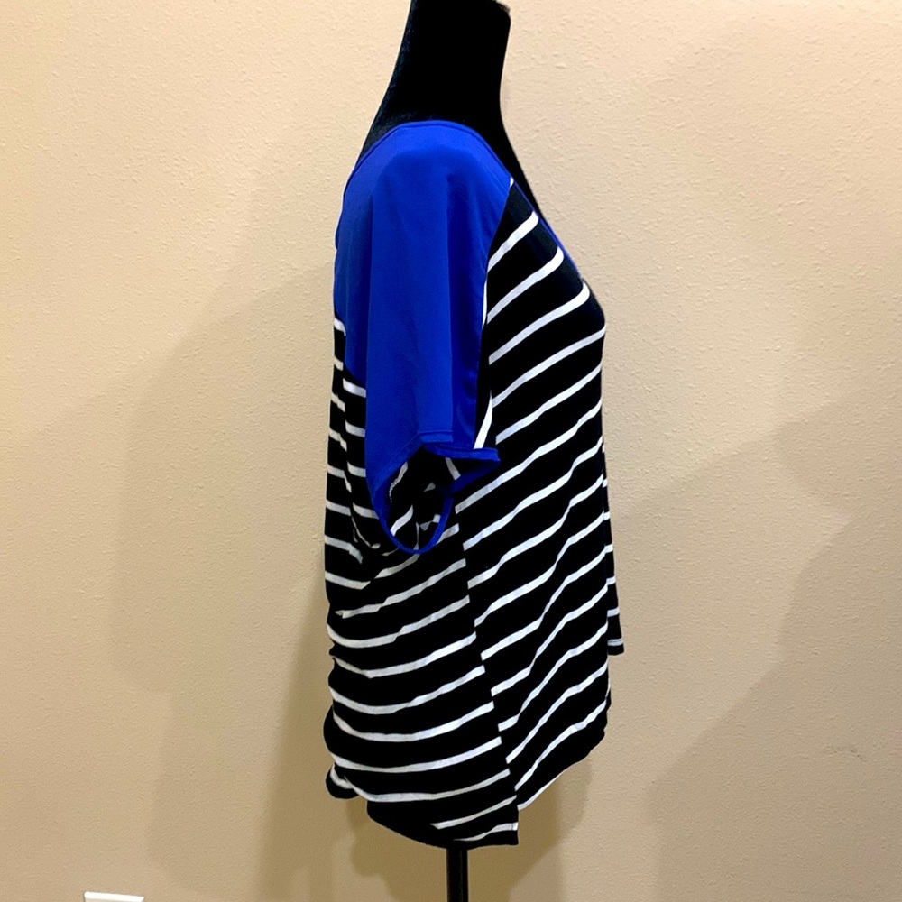 🦓 Stripped blouse 👚 - Picture 2 of 6